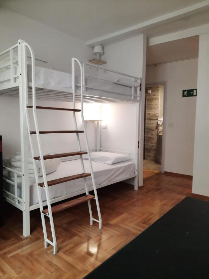 New Generation Hostel Prague Center Buitenkant foto